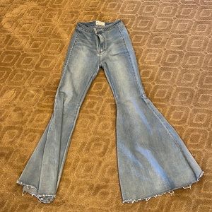 Free people size 27 bell bottom jeans! So cute!